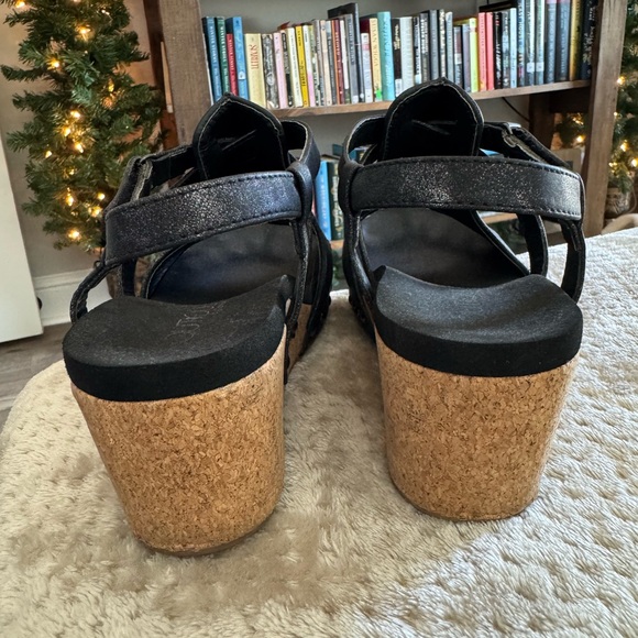 Boutique by Corey’s Black Wedge Sandals, Size 9 - Picture 5 of 12